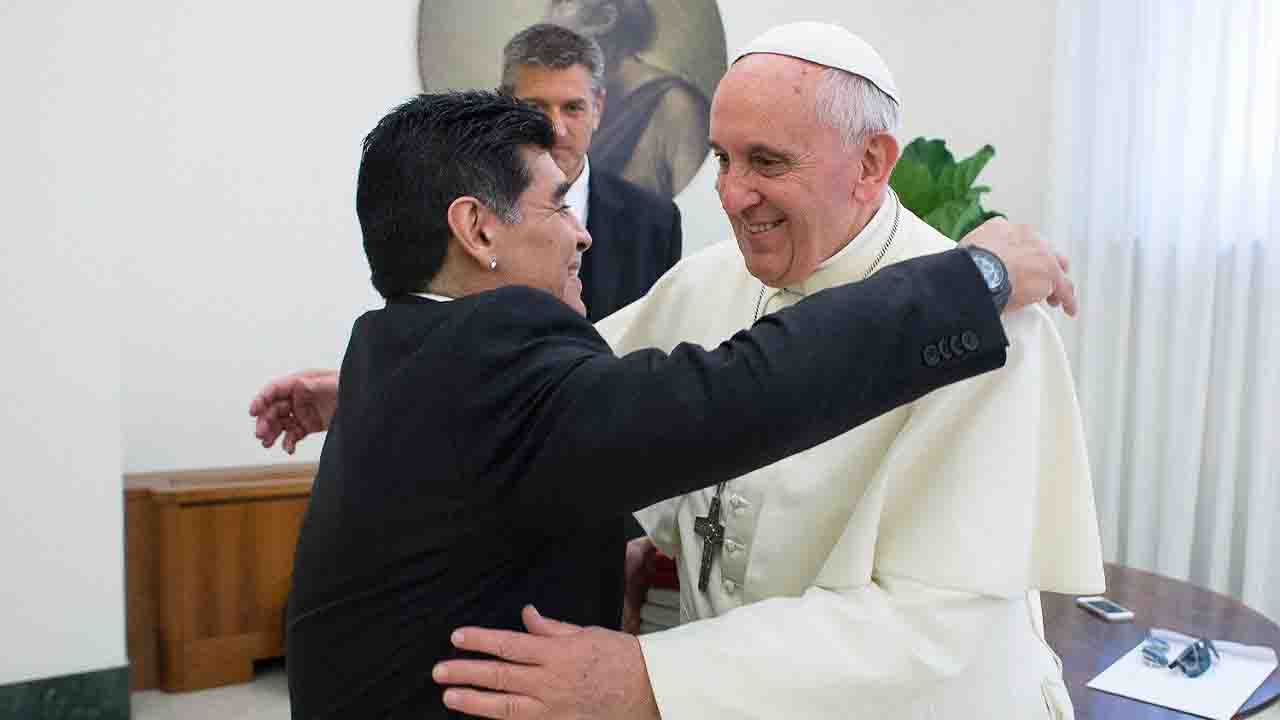 Papa Francesco Maradona