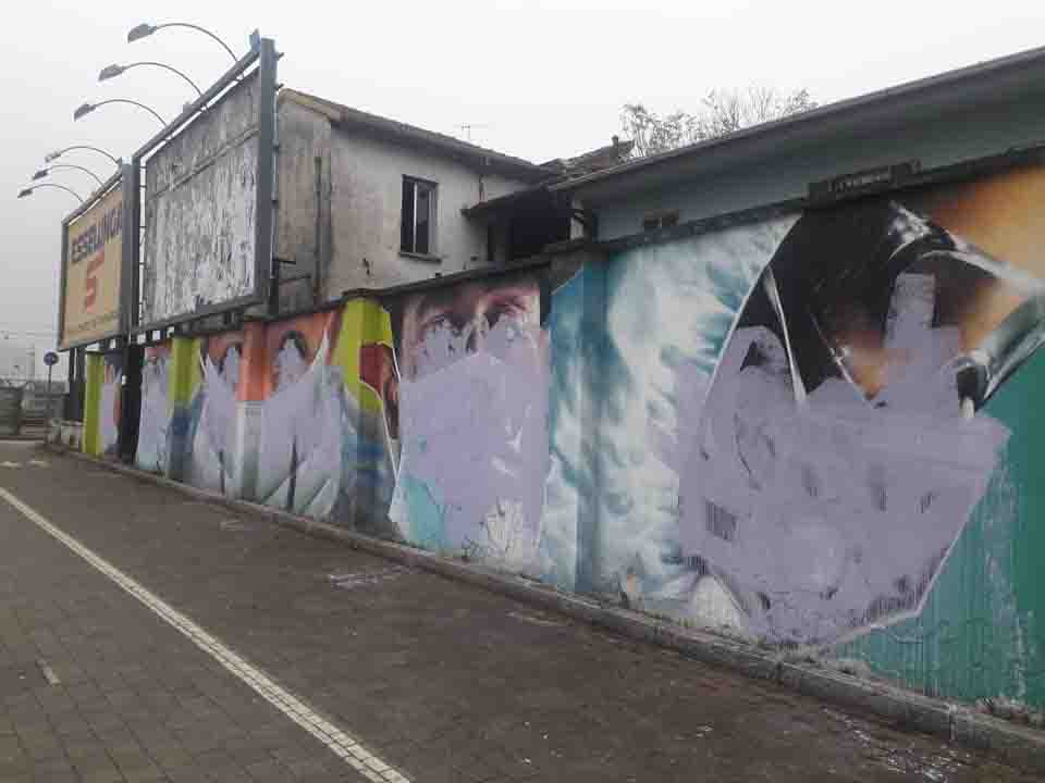 Vandali in azione a Milano: imbrattati i murales dedicati ai medici