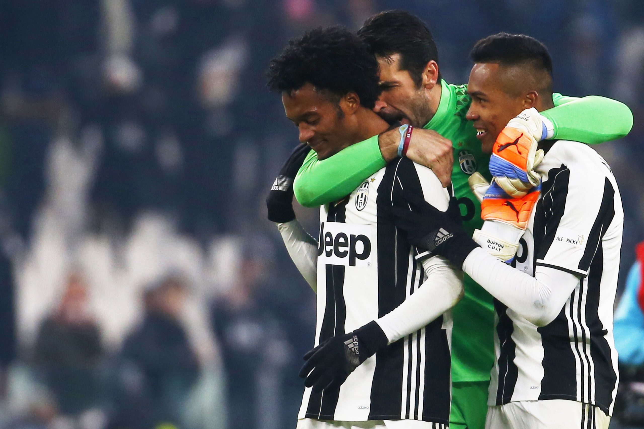 Cuadrado e Alex Sandro unici positivi al Covid? (Photo credit should read MARCO BERTORELLO/AFP via Getty Images)