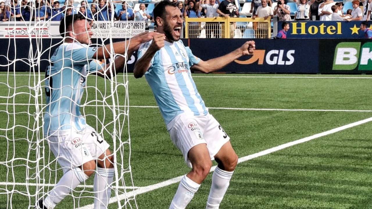 Virtus Entella, l'attaccante Matteo Mancosu segna la rete numero 100 in Serie B contro il Frosinone, 17 settembre 2019 (foto © Virtus Entella Chiavari)