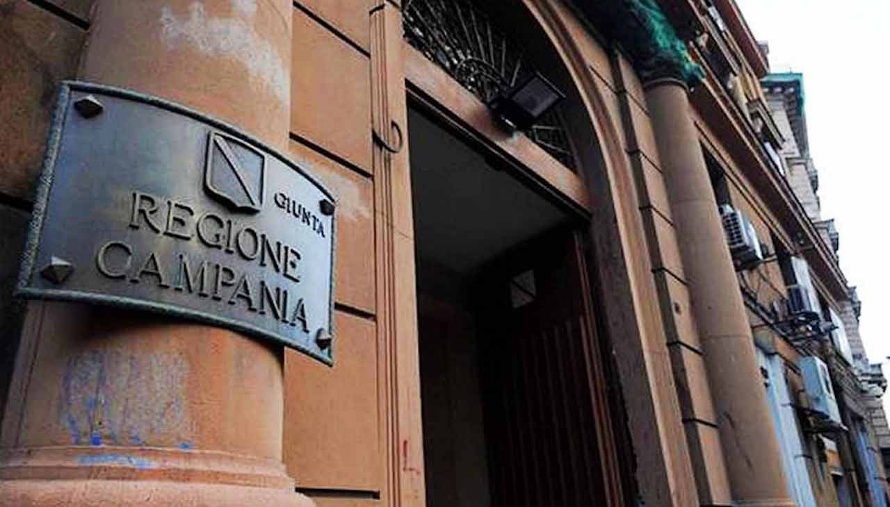 Campania, bar e ristoranti chiedono l'apertura fino alle 22