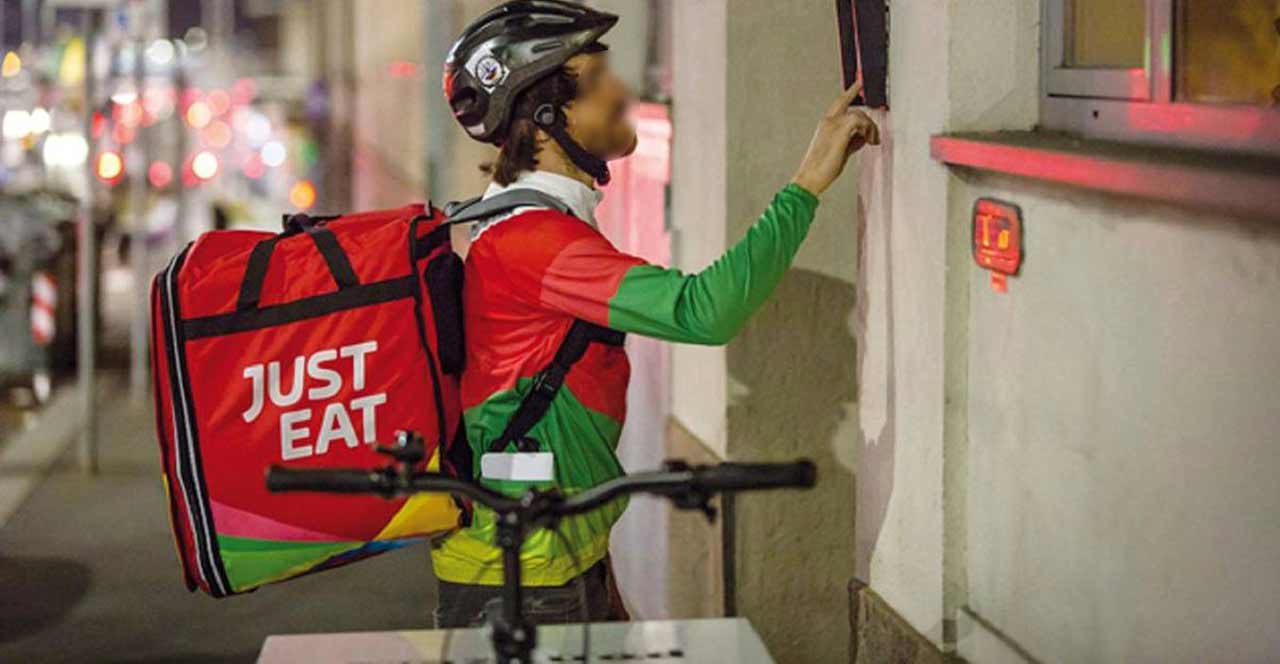 Just Eat, per la prima volta in Italia i rider hanno un contratto