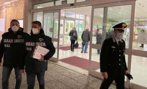 infermiera no-vax focolaio covid ospedale denunce famiglie vittime