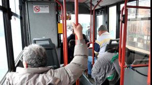 controllore aggredito autobus