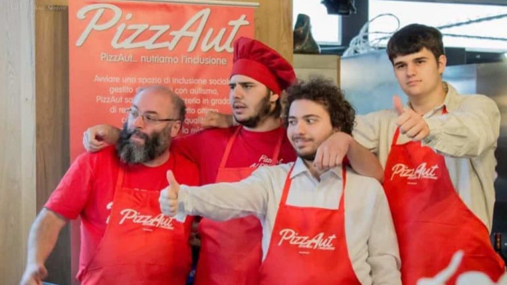 Hater attaccano PizzAut, la pizzeria gestita da autistici: “Non dovreste stare in cucina”