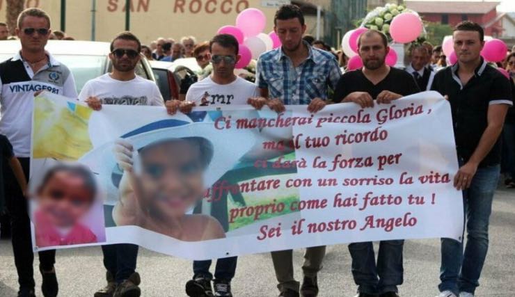 gloria maria ascia bambina morta medici condannati