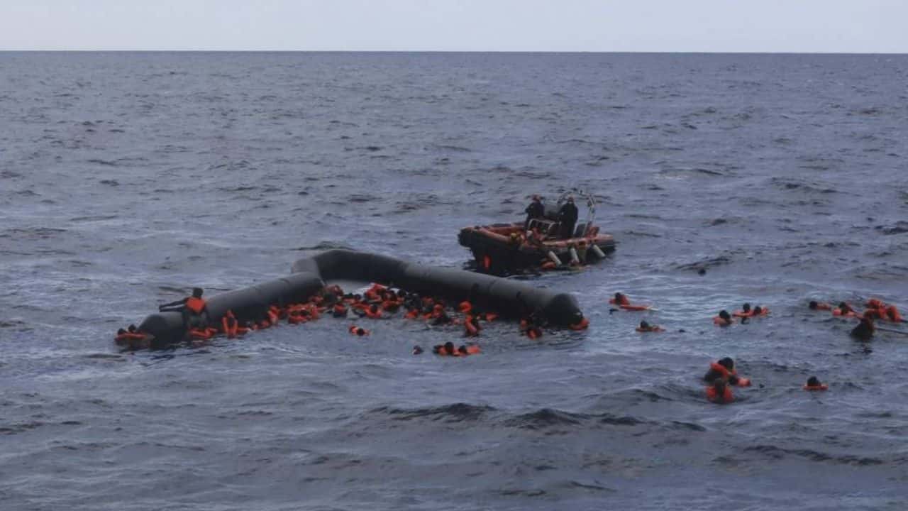 Migranti, si rovescia barcone con 100 persone a bordo - meteoweek 20220525