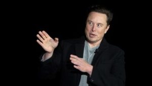 Il Manchester United passa nelle mani di Elon Musk: la nuova bufala che circola sul Web ed appena smentita