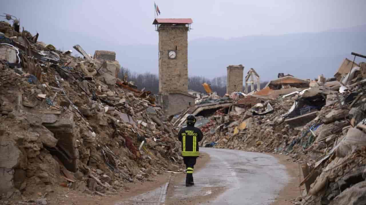 Assolti gli imputati per il crollo di una palazzina nel terremoto di Amatrice - meteoweek.com