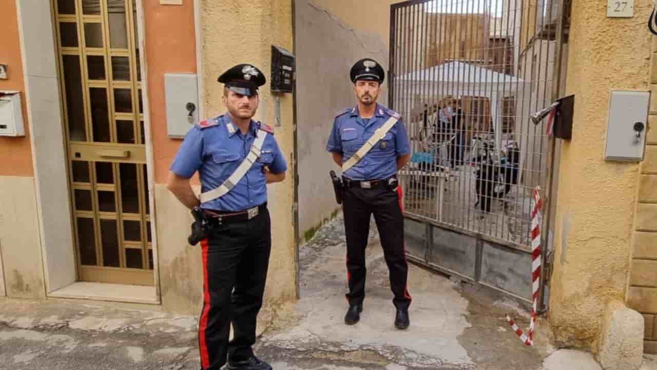 Ucciso a coltellate in casa, fermata una coppia la confessione della donna - meteoweek.com