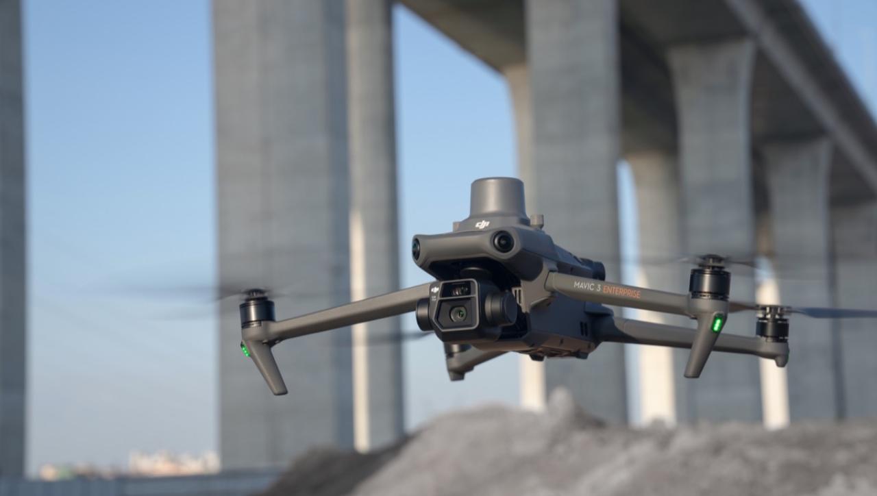 DJI Mavic 3 Enterprise esce in versione esclusiva: diventerà il drone ufficiale dei Vigili del Fuoco per salvarci