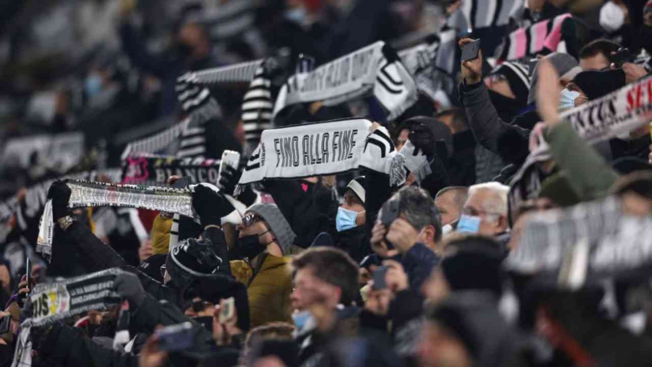 Un'immagine dei tifosi della JUve [Credit: web] - 03102022 MeteoWeek.com