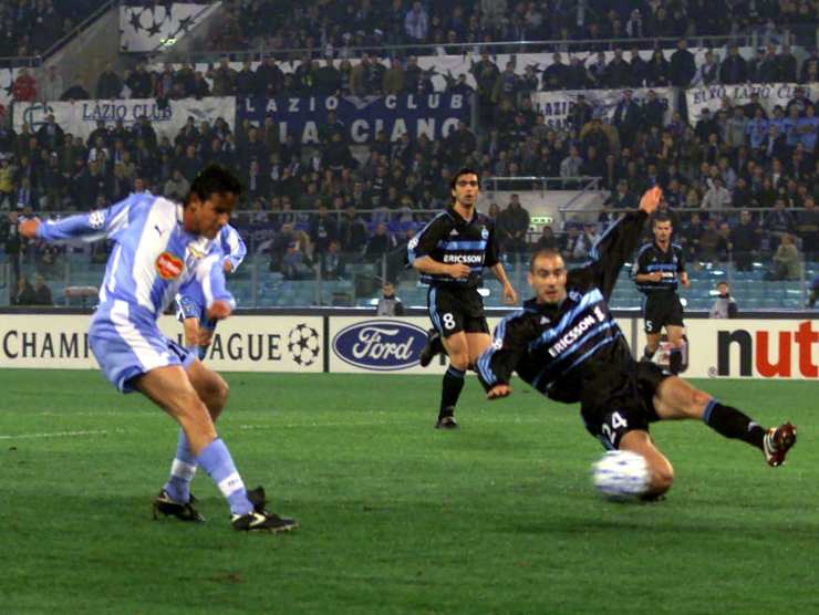 Simone Inzaghi in gol contro il Marsiglia con la maglia della Lazio - credits: Ansa Foto. 15102022 MeteoWeek.com