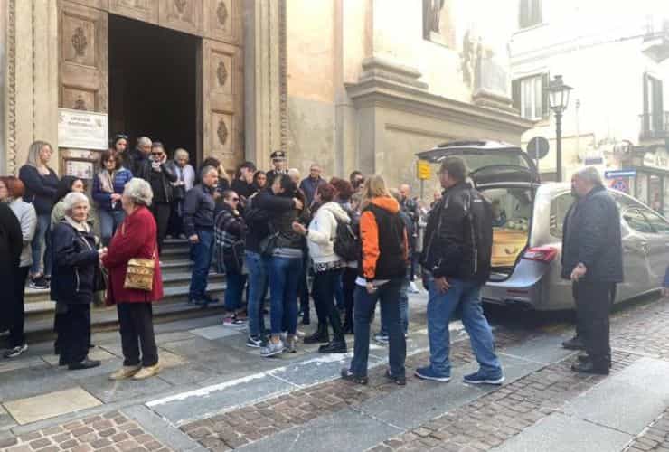 Ucciso di botte per gli occhiali griffati, la disperazione della mamma Cristian merita giustizia - meteoweek.com