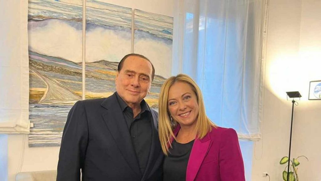 Meloni e Berlusconi, prove di disgelo: “Noi uniti al Colle”