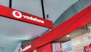 Vodafone ad Ottobre vuole riprendersi i mercato con questa offerta shock: 100 Giga e chiamate illimitate a €7,99 / Mese