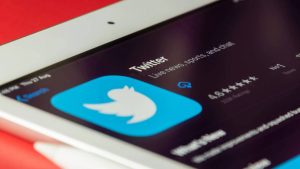 La spunta Blu di Twitter ora diventa anche una truffa terribile: ecco come funziona