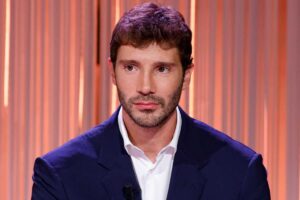 Stefano De Martino ringrazia la sua famiglia